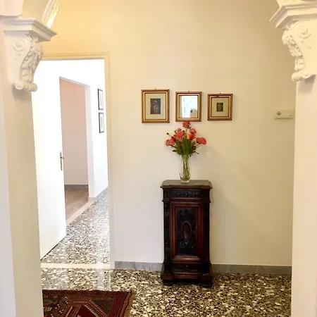 Vico Santa Lucia * أوستوني