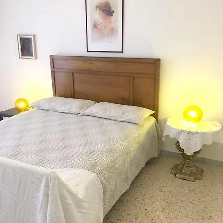 Vico Santa Lucia شقة
