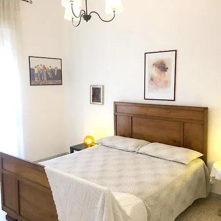 Vico Santa Lucia شقة